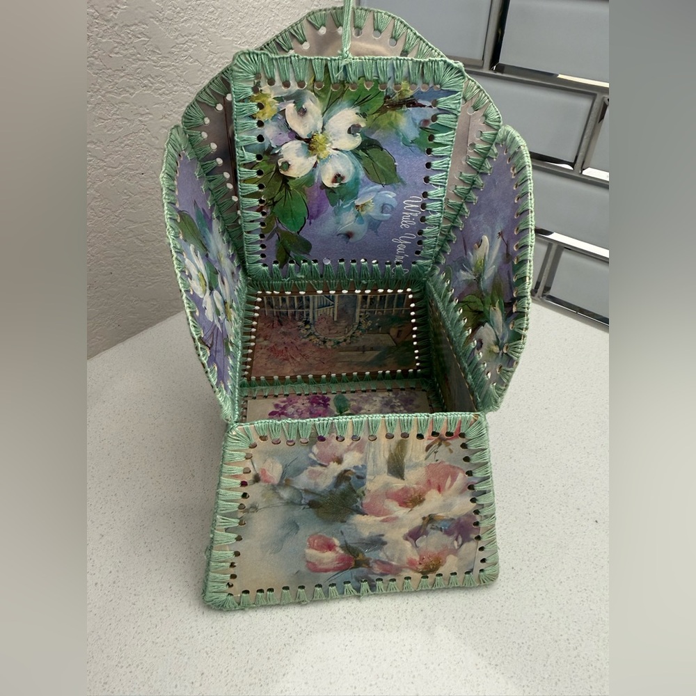 Vintage Handmaid Crocheted Greeting Card Sewing Basket Trinket Box Floral Chair - Picture 4 of 15